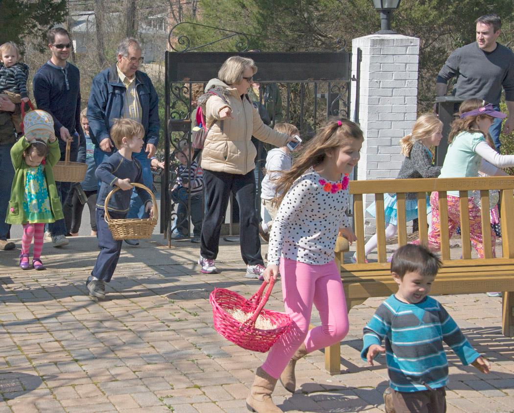 Easter-Egg-Hunt-in-the-Walker-Chapel-Cemetery-and-Columbarium